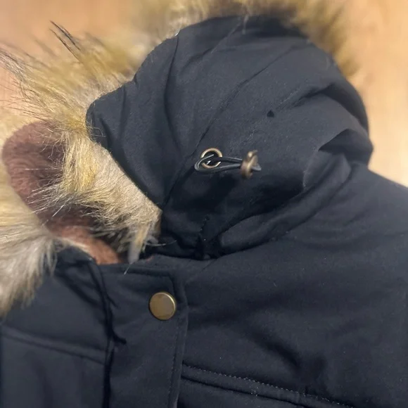 Women's Black Parka with Faux Fur Trim - Picture 9 of 12